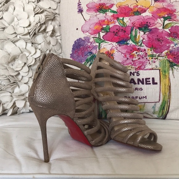 Gold Christian Louboutin heel - Picture 3 of 3